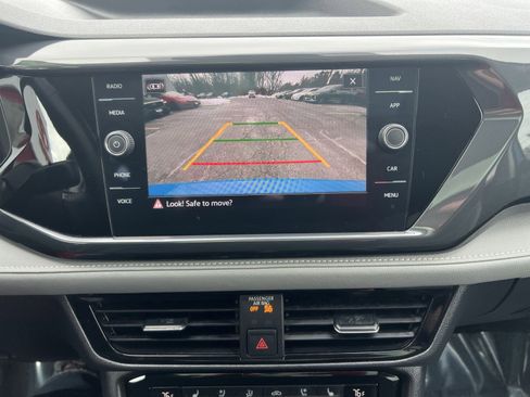 Used 2024 Volkswagen Taos SEL image 19