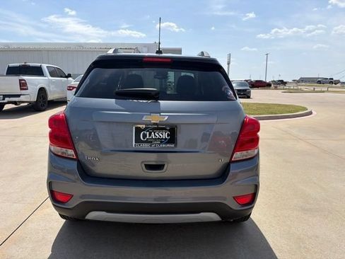 Used 2019 Chevrolet Trax LT w/ LT Convenience Package FWD image 6