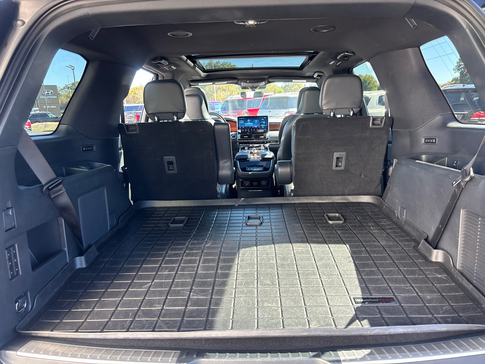 Certified 2024 Lincoln Navigator Reserve AWD/4WD image 9