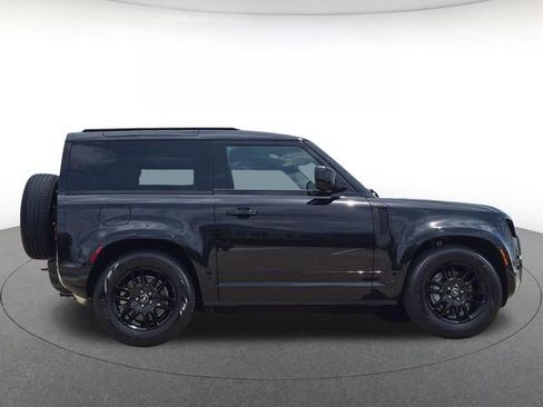 Used 2025 Land Rover Defender 90 X-Dynamic SE AWD/4WD image 4