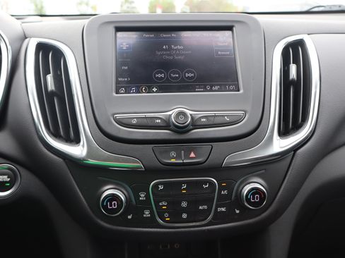Used 2024 Chevrolet Equinox LT w/ LPO, Floor Liner Package FWD image 21