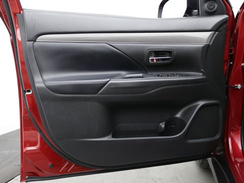 Used 2020 Mitsubishi Outlander SEL AWD/4WD image 11