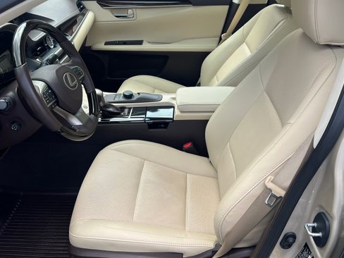 Used 2018 Lexus ES 350 w/ Premier Package image 10