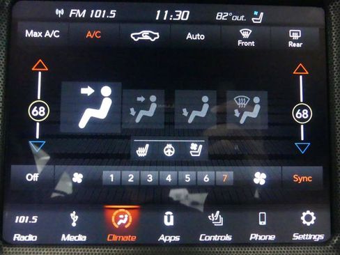 Used 2018 Dodge Challenger R/T Scat Pack w/ Leather Interior Group RWD image 11