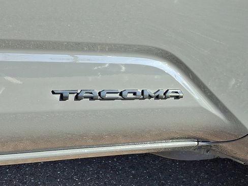 Used 2025 Toyota Tacoma TRD Off-Road image 32