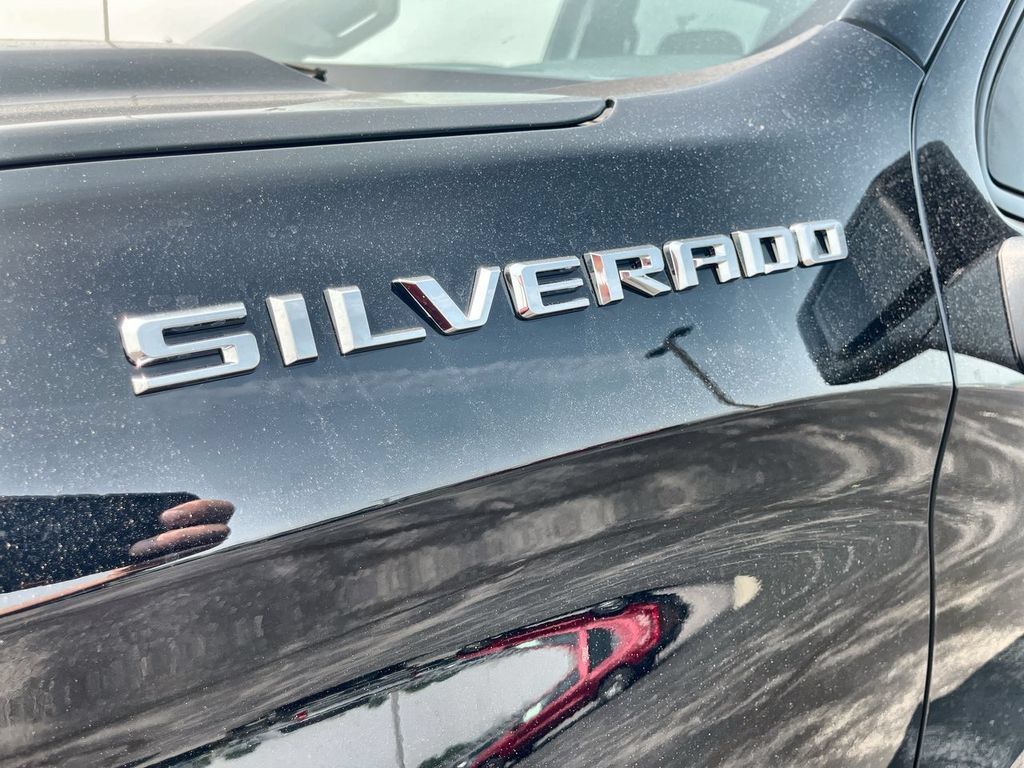 Used 2023 Chevrolet Silverado 1500 Custom AWD/4WD image 30