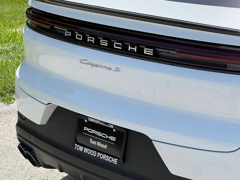 Certified 2024 Porsche Cayenne S AWD/4WD image 11