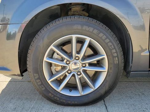 Used 2016 Dodge Grand Caravan SE image 27