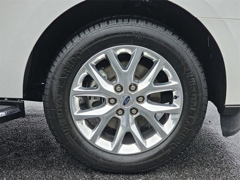 Used 2021 Ford Expedition XLT image 13