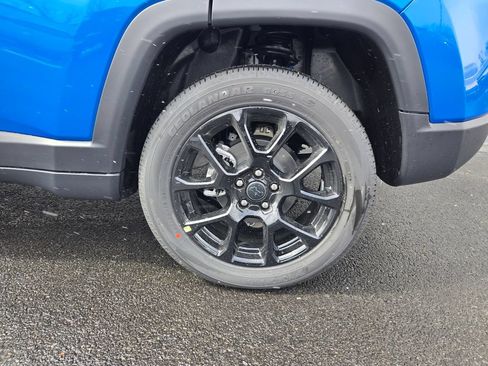 New 2026 Jeep Compass Latitude AWD/4WD image 9