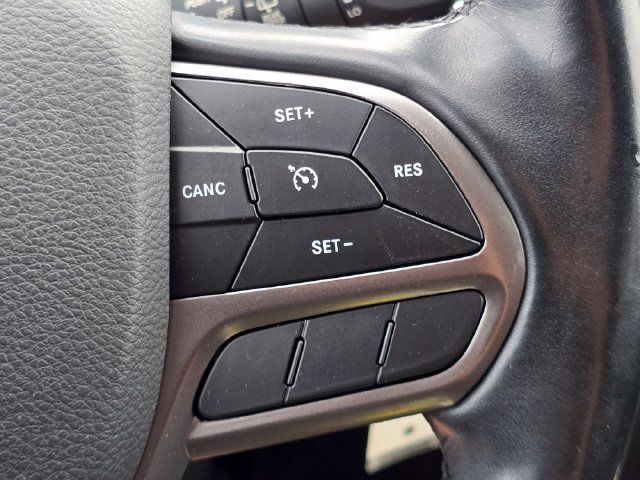 Used 2020 Jeep Cherokee Latitude w/ Cold Weather Group FWD image 17