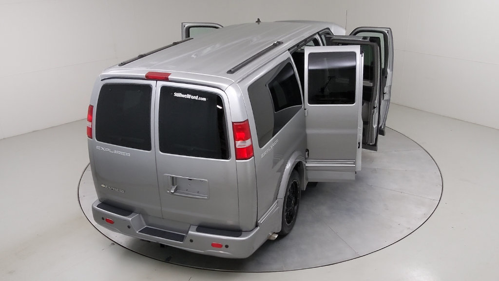 Used 2020 Chevrolet Express 2500 w/ Enhanced Convenience Package RWD image 53