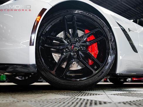 Used 2019 Chevrolet Corvette Stingray Coupe RWD image 6
