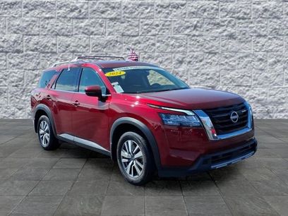 Used 2024 Nissan Pathfinder SL w/ Cargo Package