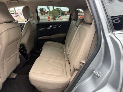 Certified 2022 Lincoln Nautilus FWD w/ Premium Package image 15
