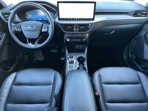 Used 2025 Ford Escape Platinum AWD/4WD image 12