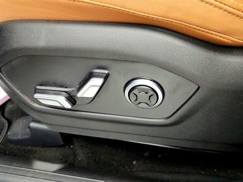 Used 2025 Hyundai Santa Fe Limited FWD image 11