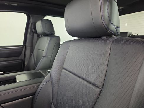 Used 2023 Toyota Tundra Platinum AWD/4WD image 10