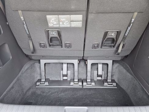 New 2026 Kia Carnival EX FWD image 23