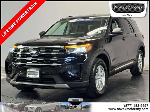 Used 2025 Ford Explorer Active AWD/4WD image 4