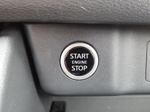 Used 2023 Nissan Rogue SV FWD image 6