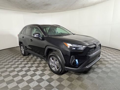 Used 2025 Toyota RAV4 XLE image 5