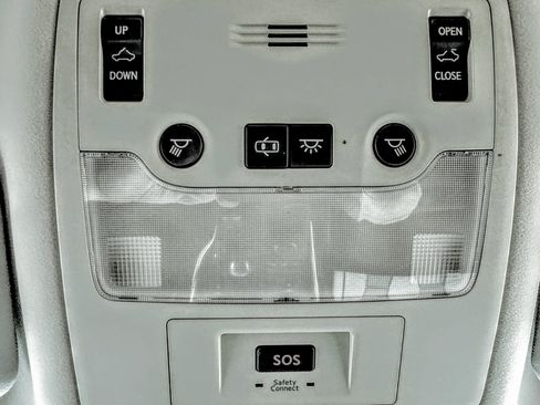 Used 2017 Lexus IS 200t w/ Premium Package RWD image 32