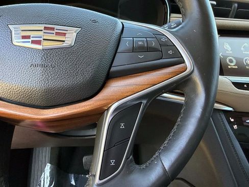 Used 2017 Cadillac XT5 Platinum image 31