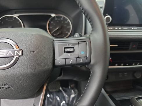Used 2025 Nissan Rogue SV AWD/4WD image 17