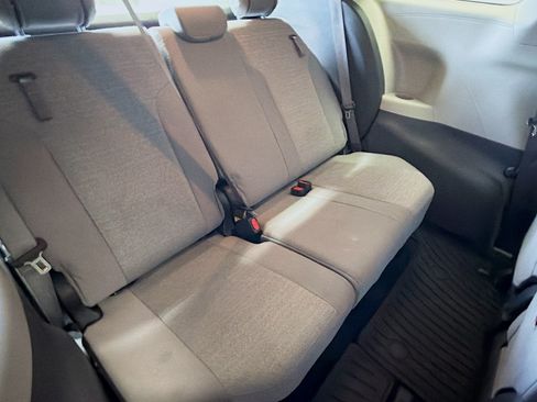Used 2024 Toyota Sienna LE w/ LE Plus Package FWD image 14