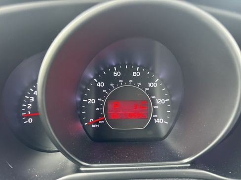 Used 2016 Kia Soul + w/ Primo Package FWD image 31