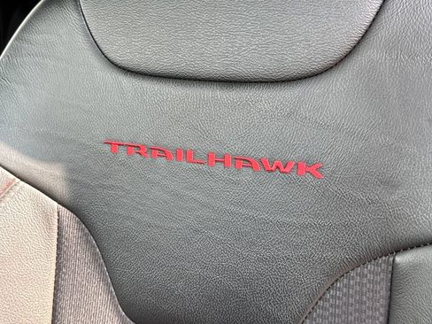 Used 2025 Jeep Compass Trailhawk AWD/4WD image 13