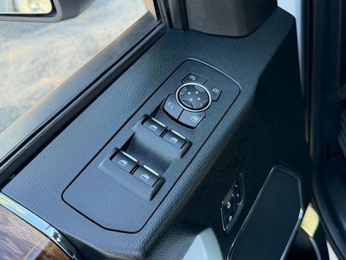 Certified 2019 Ford F150 Lariat image 14