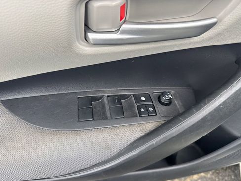 Used 2020 Toyota Corolla LE image 28