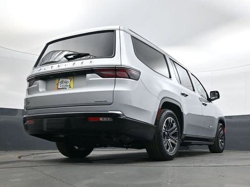 Used 2022 Jeep Wagoneer Series III image 26