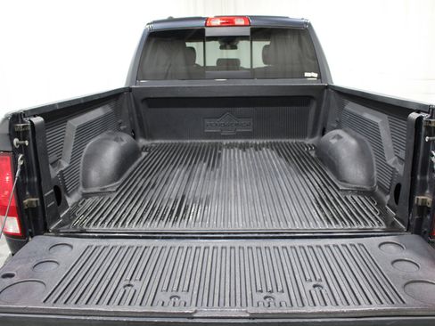 Used 2017 RAM 1500 Classic SLT image 18