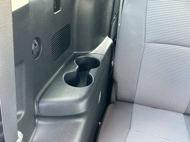 Used 2022 Toyota Highlander LE AWD/4WD image 45
