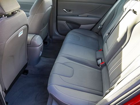 Certified 2025 Hyundai Elantra SEL image 26