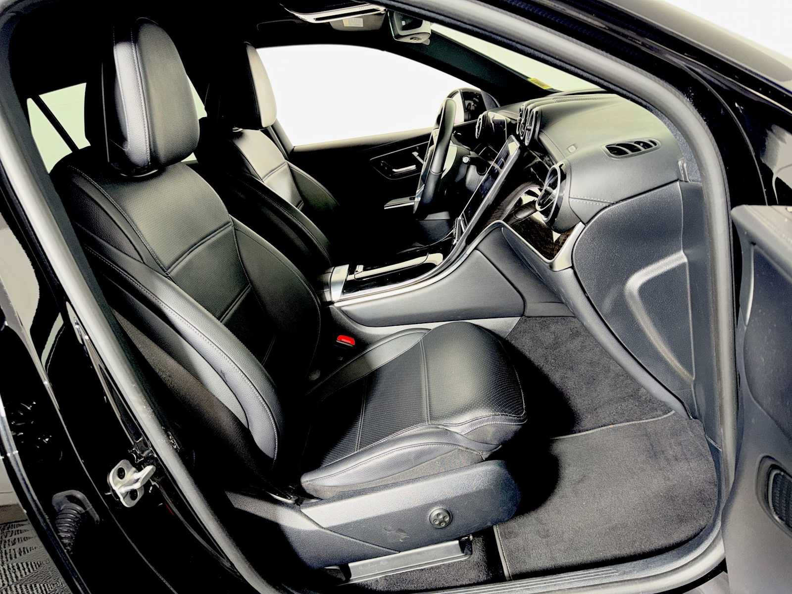 Used 2023 Mercedes-Benz GLC 300 4MATIC image 23