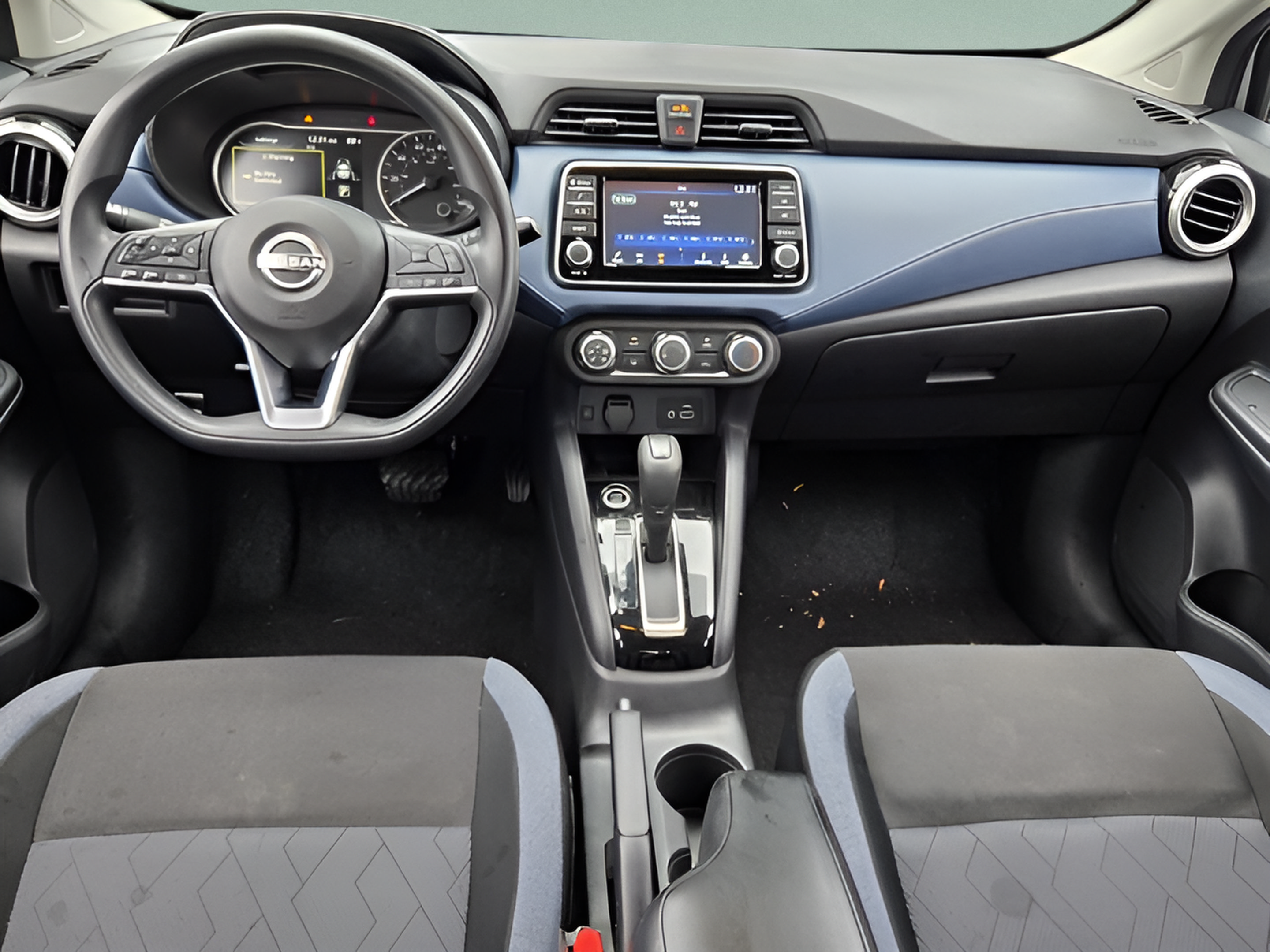 Used 2025 Nissan Versa SV FWD image 12