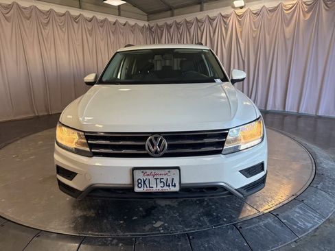 Used 2018 Volkswagen Tiguan S image 2