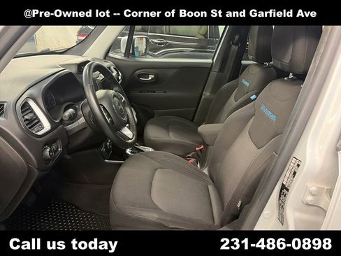 Used 2021 Jeep Renegade Latitude AWD/4WD image 14