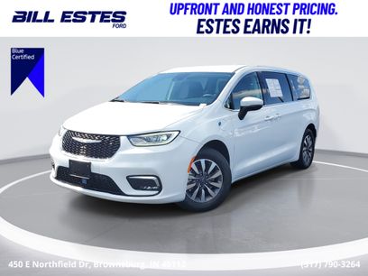 Used 2023 Chrysler Pacifica Touring-L
