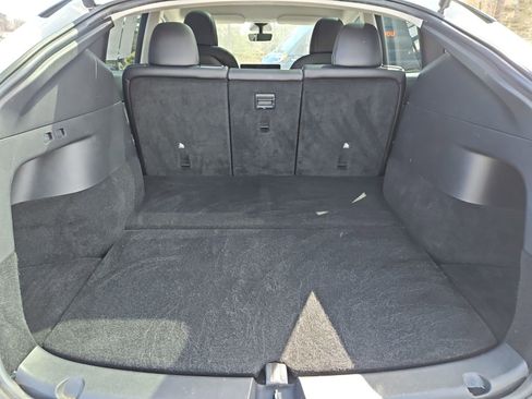 Used 2021 Tesla Model Y Long Range image 19