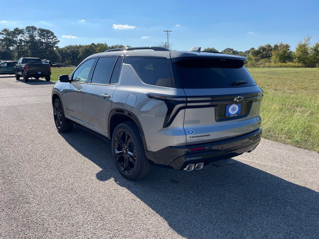 New 2027 Chevrolet Traverse RS w/ LPO, Floor Liner Package FWD image 3