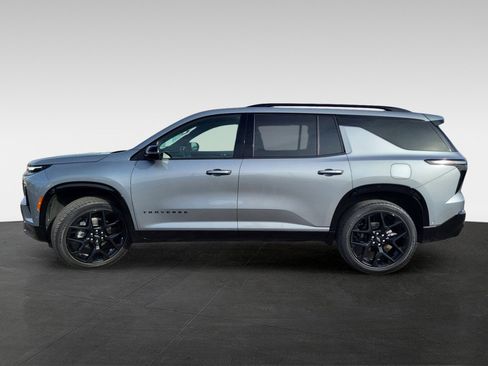 Used 2024 Chevrolet Traverse RS image 8