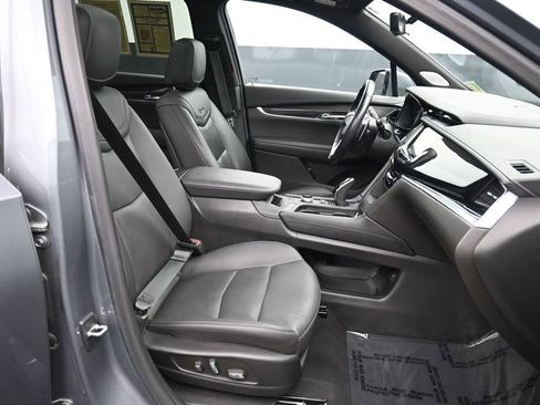 Used 2022 Cadillac XT6 Sport w/ Technology Package AWD/4WD image 18
