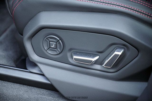 Used 2024 Lamborghini Urus S AWD/4WD image 29