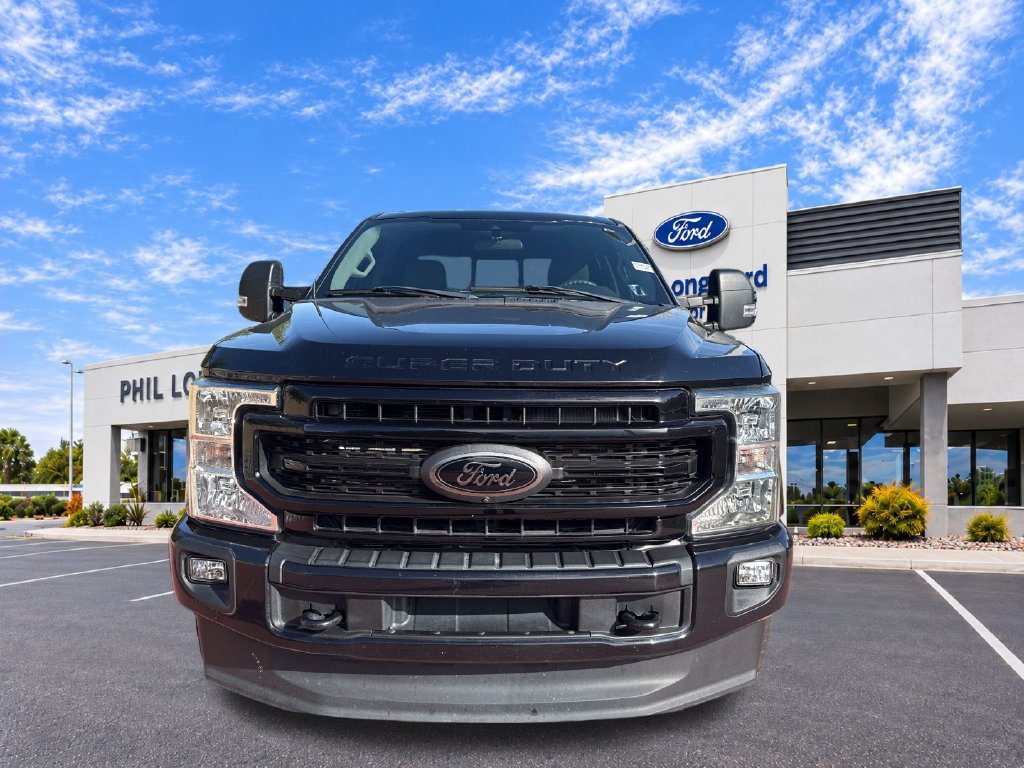 Used 2022 Ford F250 XLT w/ Black Appearance Package AWD/4WD image 2