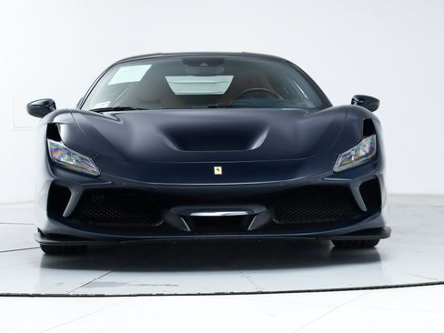 Certified 2022 Ferrari F8 Tributo image 11